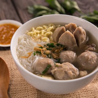 Beef Balls Noodle Soup ( Bakso )